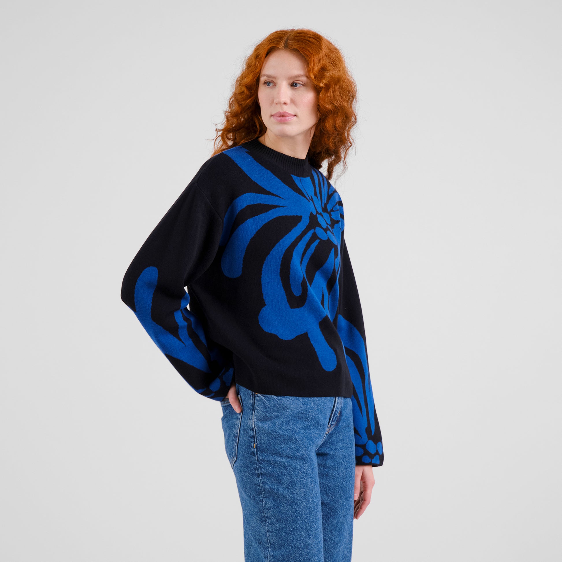 Sweater Limhamn Big Flower Blue | DEDICATED
