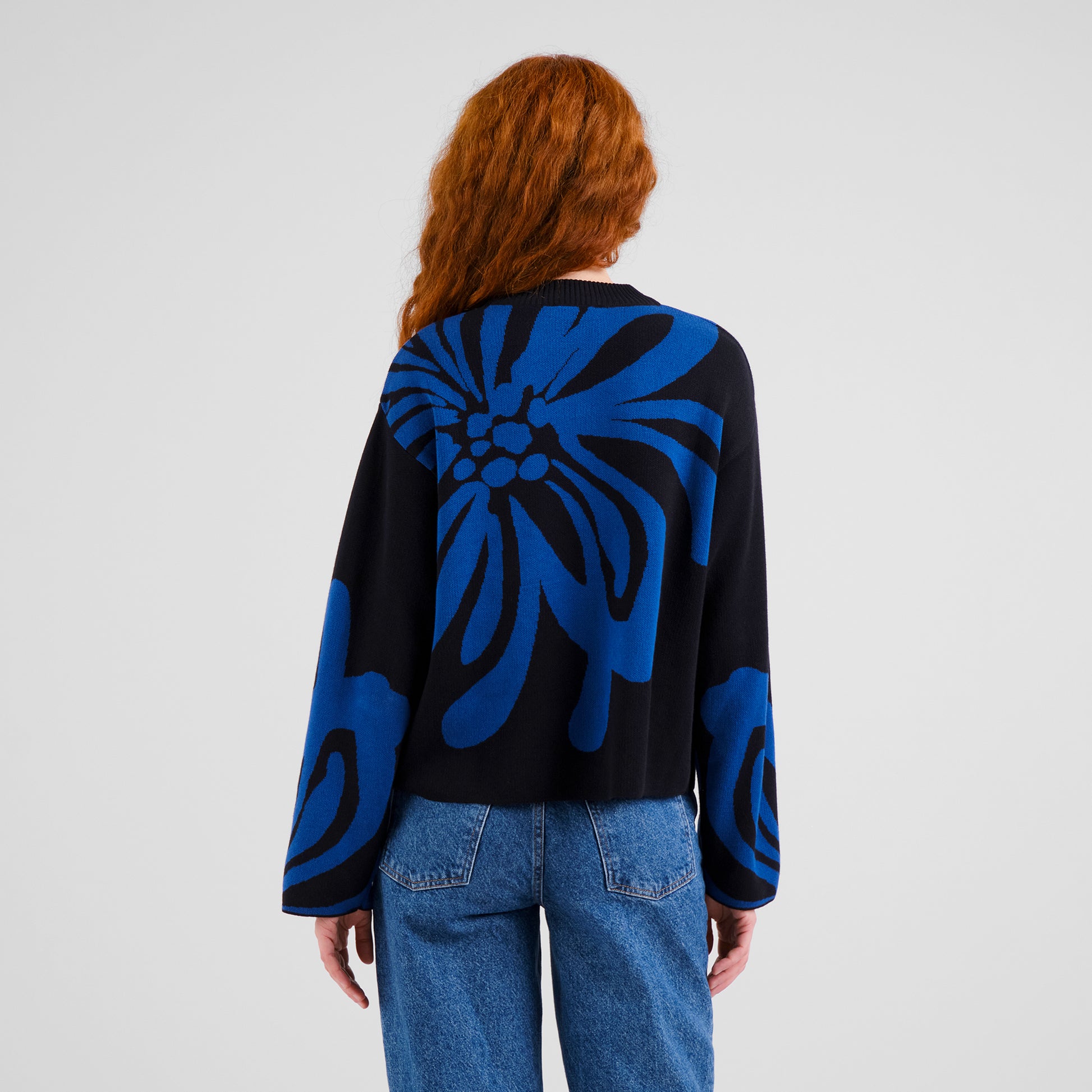 Sweater Limhamn Big Flower Blue | DEDICATED