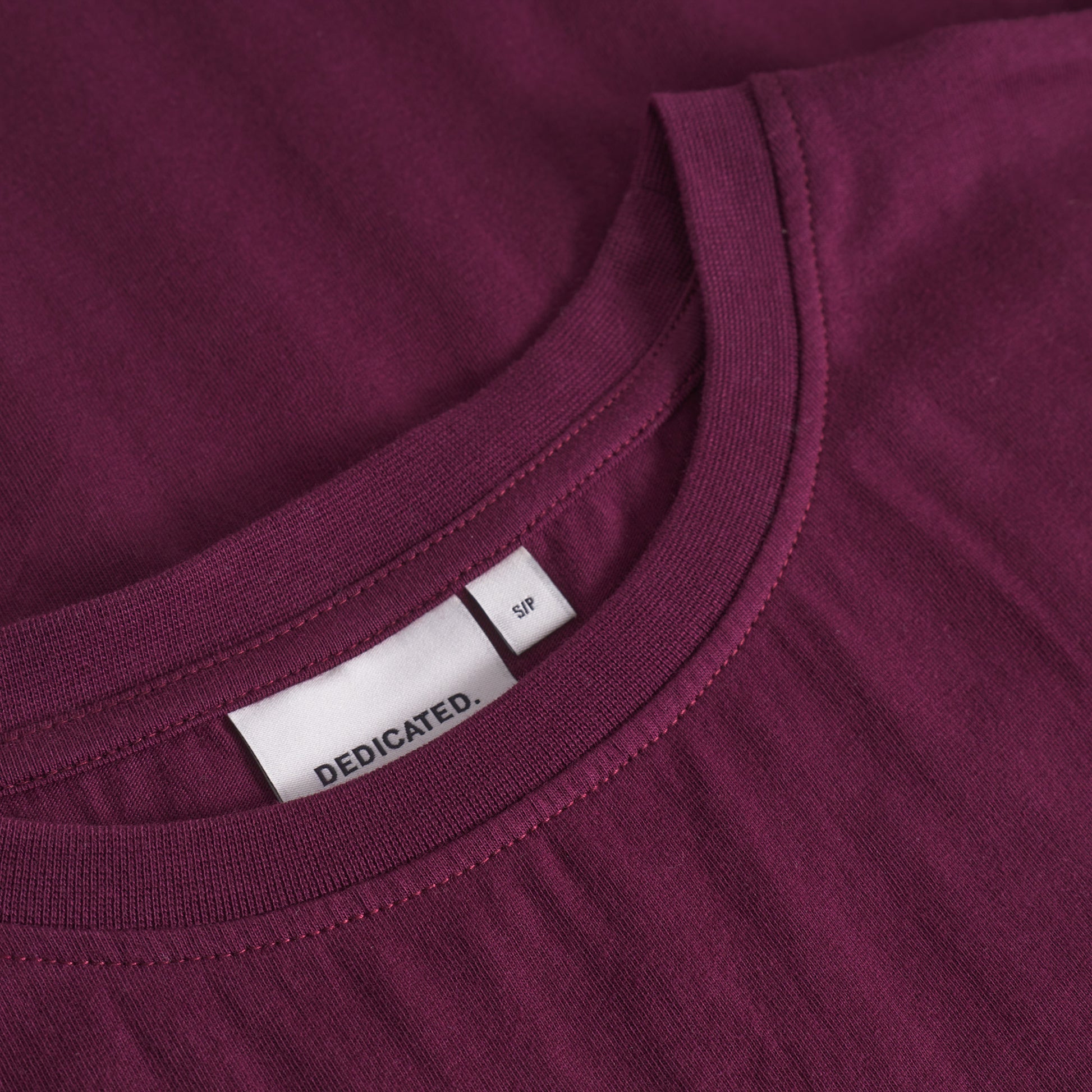 T-shirt Visby Base Fig Red | DEDICATED