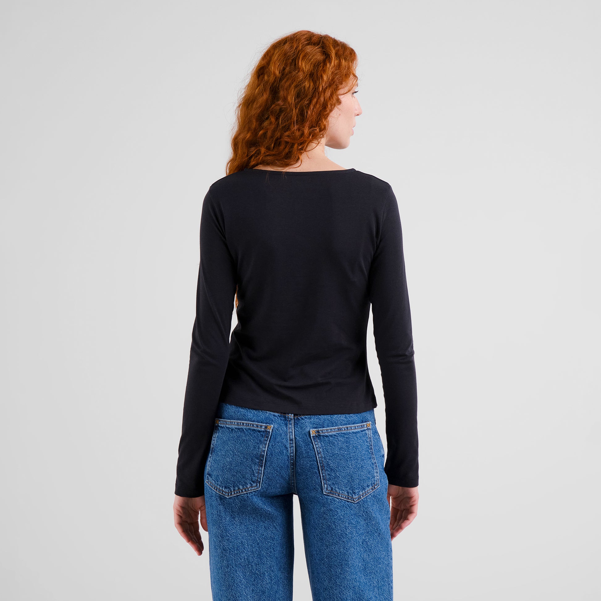 Top Salmis Black | DEDICATED