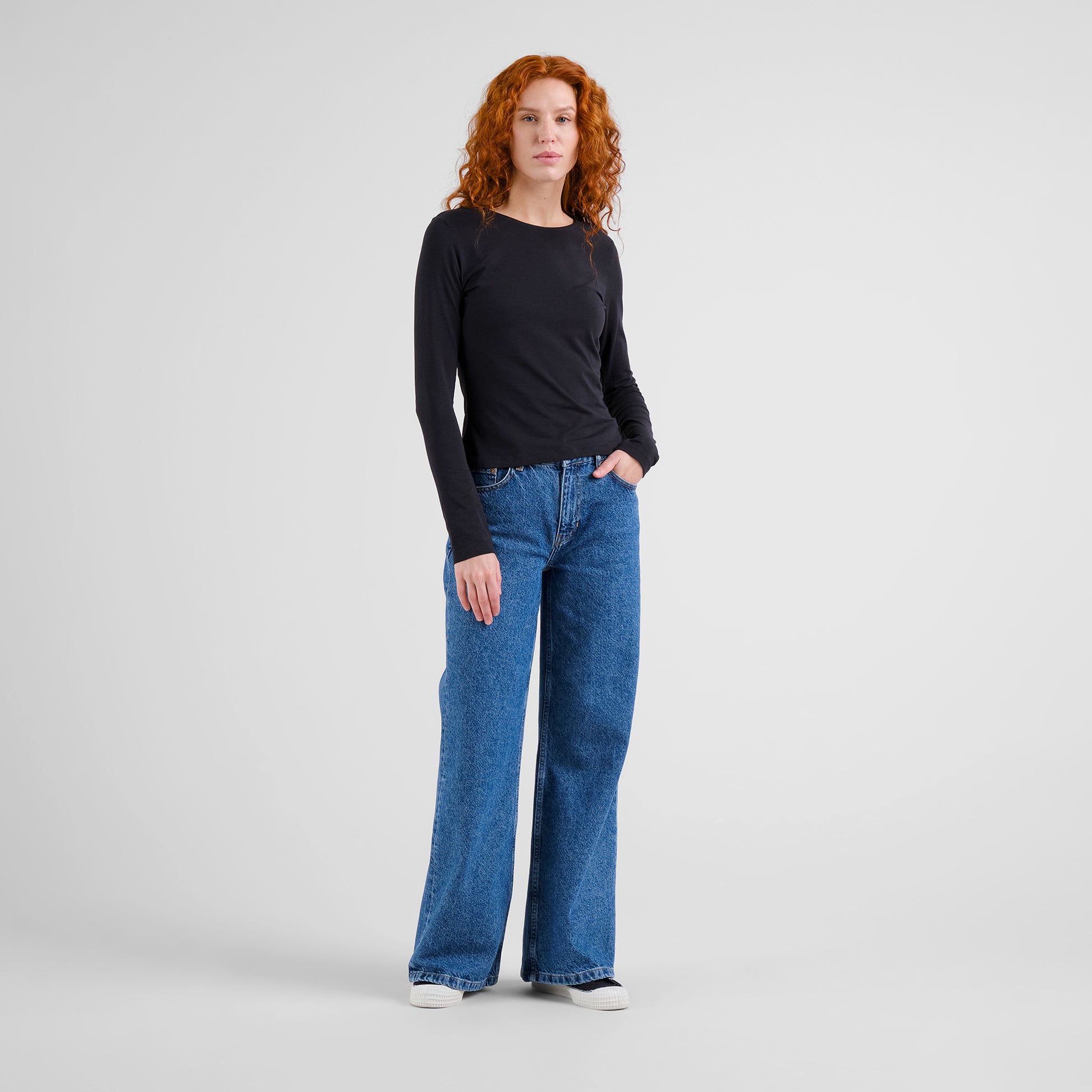 Top Salmis Black | DEDICATED