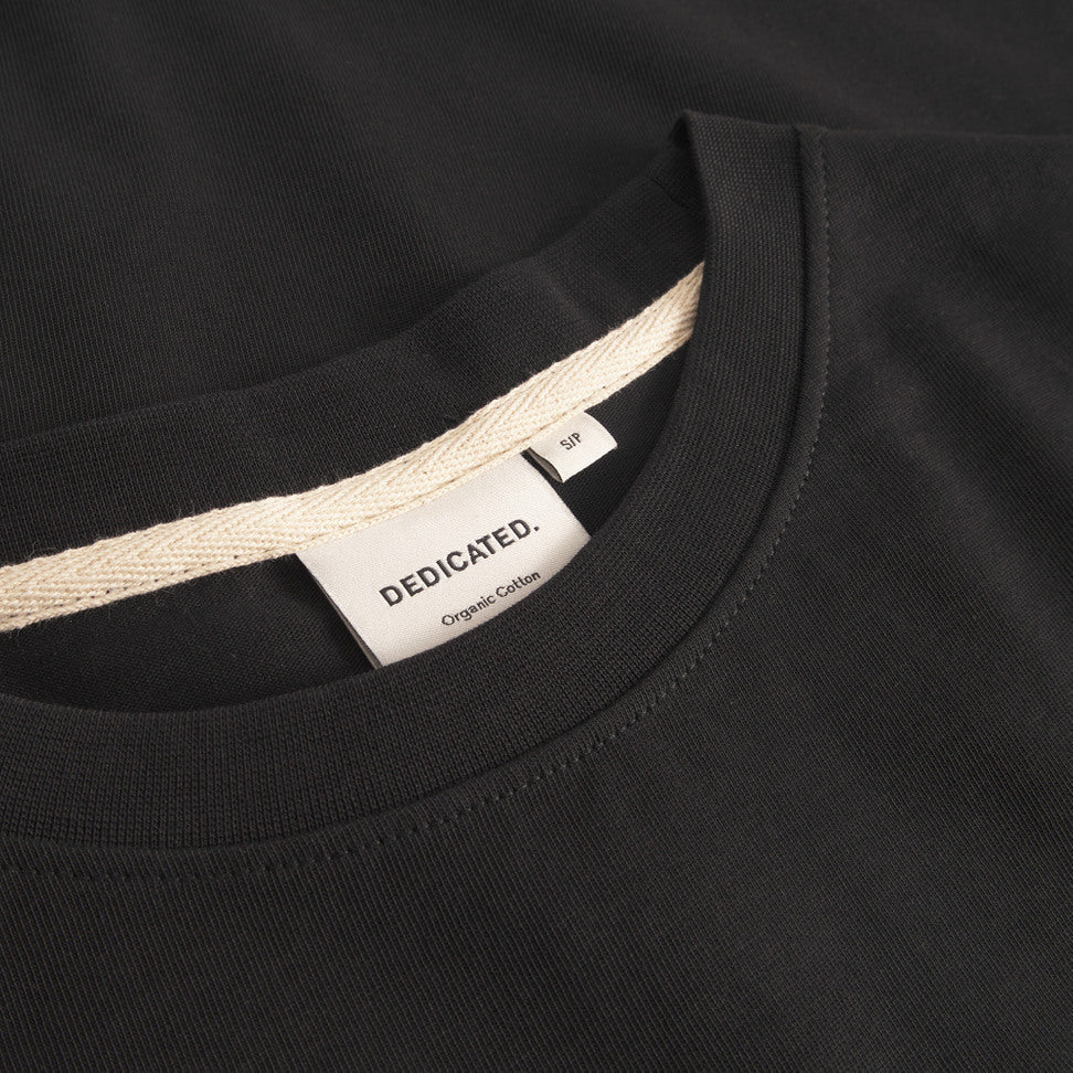 T-shirt Ljusdal Black | DEDICATED