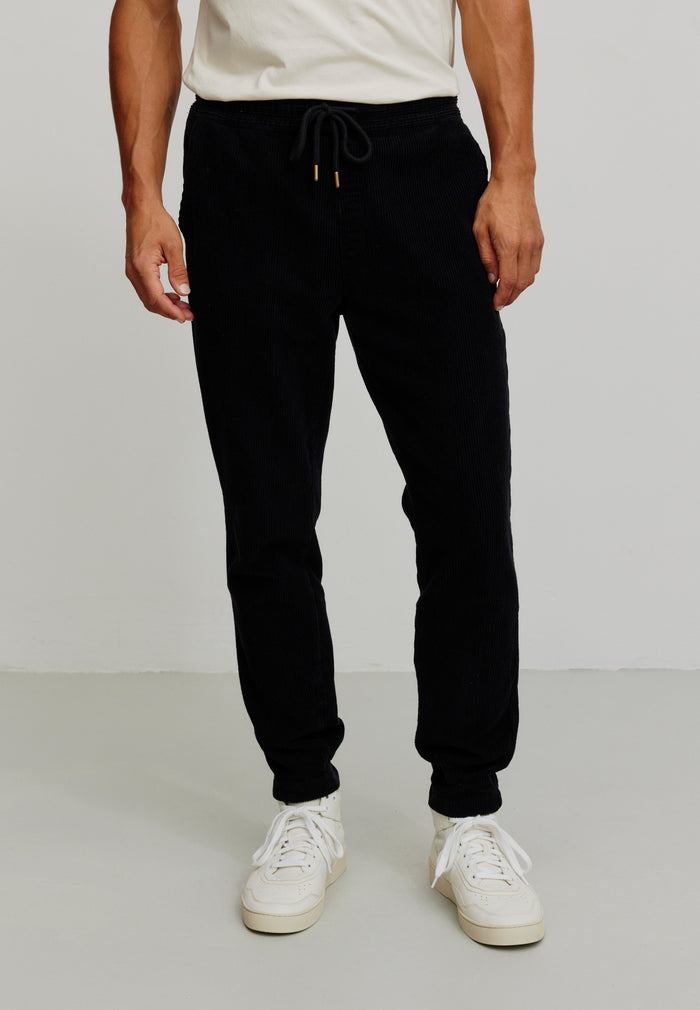 Jogg Chino CYPERUS black | recolution