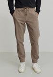 Jogg Chino CYPERUS hazel brown | recolution