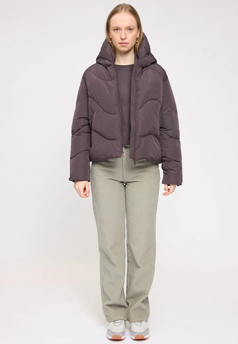 Waves Quilt Short Puffer Jacket eggplant  | MAZINE