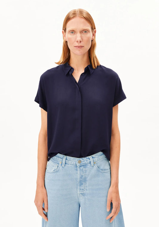 Bluse LARISAANA tinted navy|  ARMEDANGELS