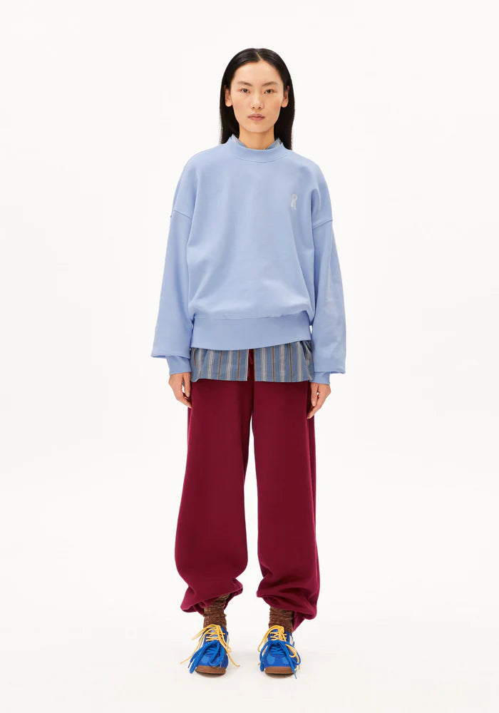 ICONIC Å ALIZAA SWEAT soft blue | ARMEDANGELS