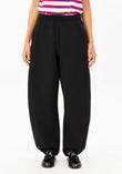 BASIC JERSEY BARREL PANT black | ARMEDANGELS