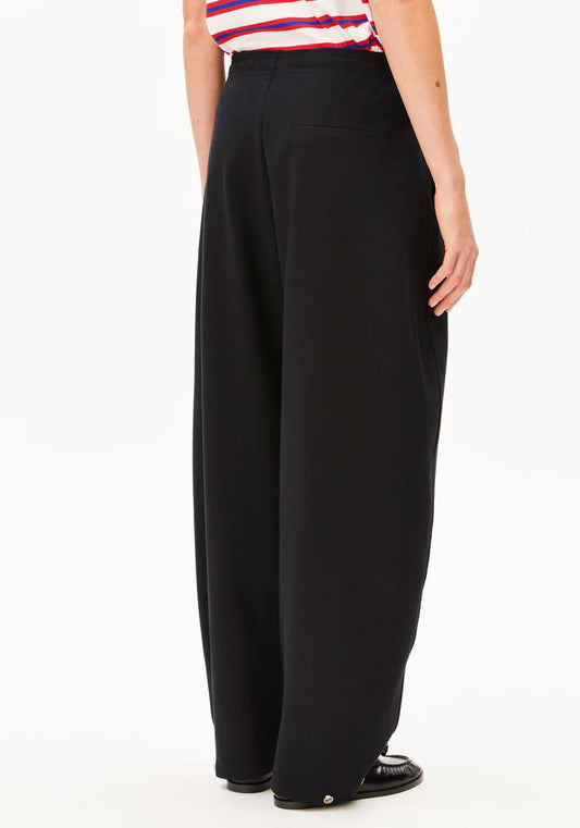 BASIC JERSEY BARREL PANT black | ARMEDANGELS