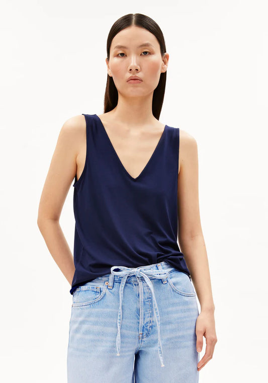 V-NECK JERSEY TOP  tinted navy | ARMEDANGELS