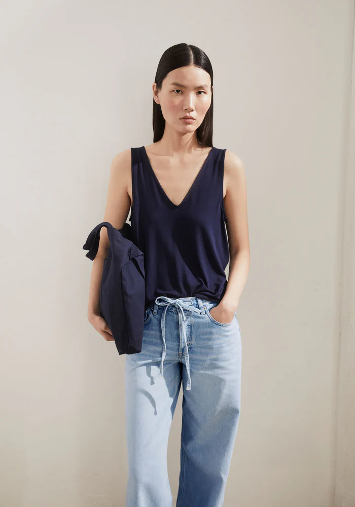 V-NECK JERSEY TOP  tinted navy | ARMEDANGELS