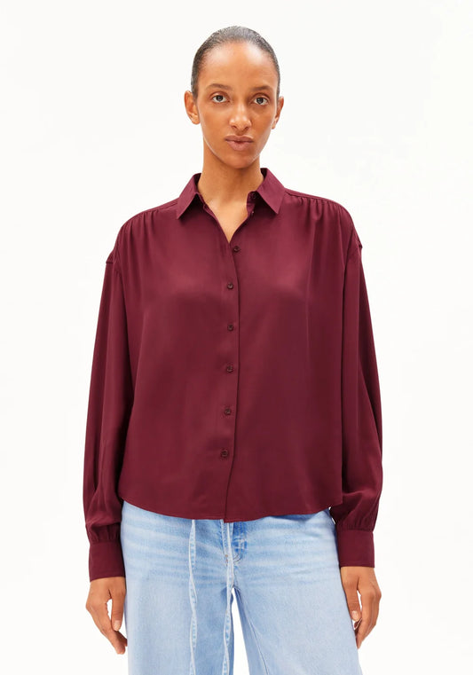 EFINARAA ECOVERO BLOUSE velvet red | ARMEDANGELS