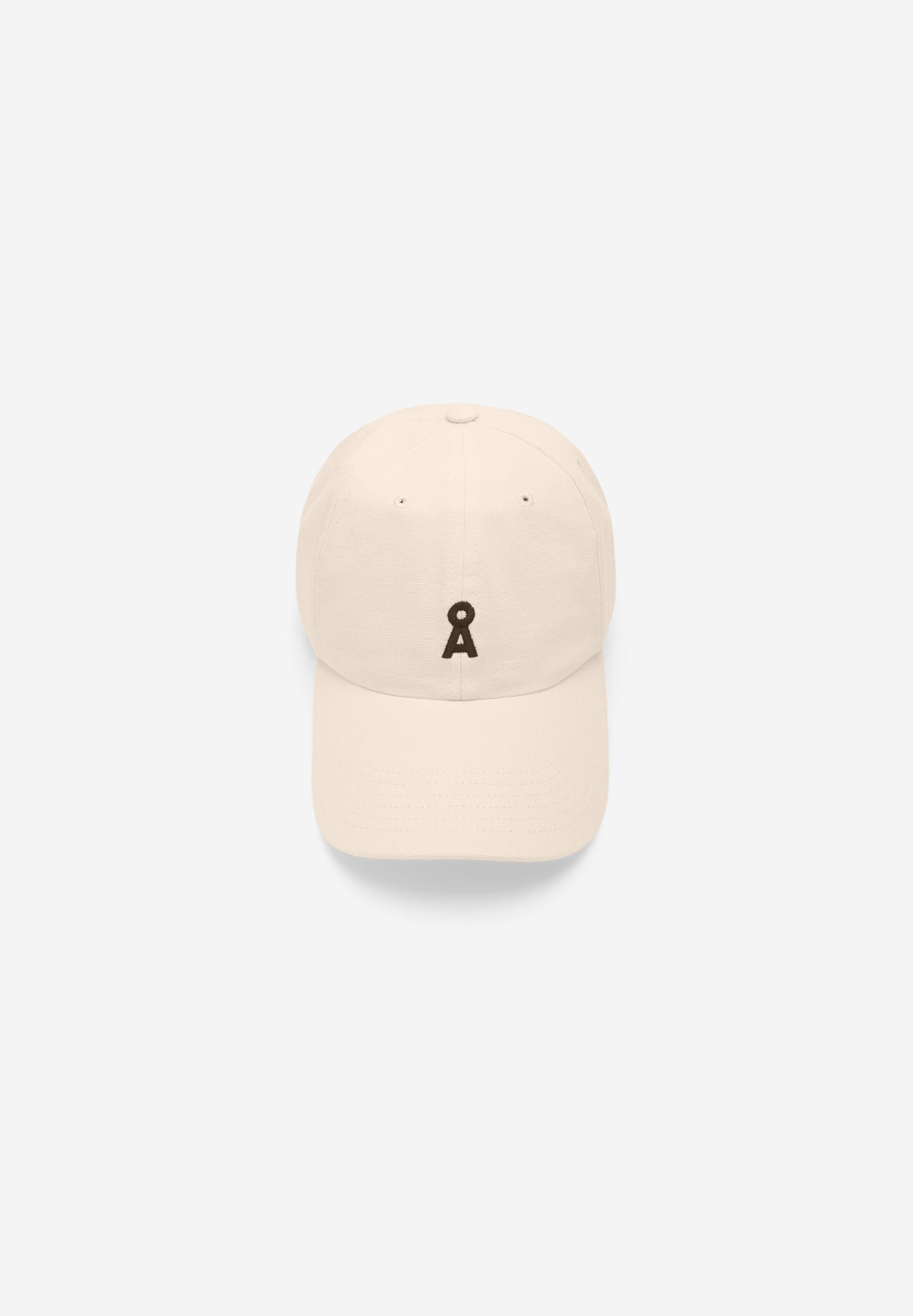 YENAAS BOLD CAP W oatmilk-black | ARMEDANGELS
