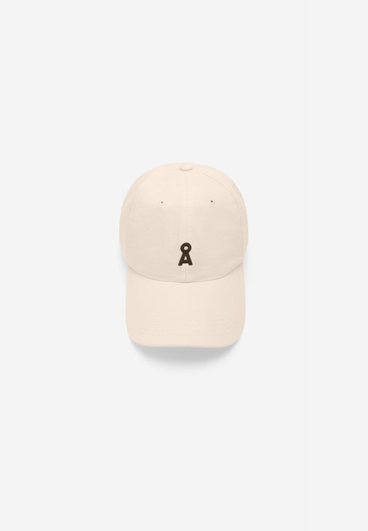 YENAAS BOLD CAP W oatmilk-black | ARMEDANGELS