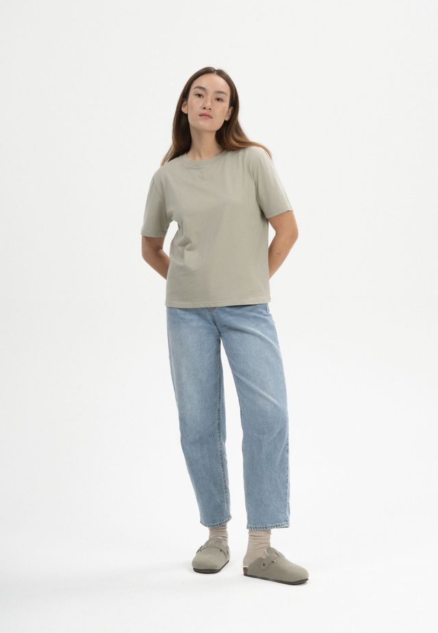 T-Shirt TANIKA dusty green | MELAWEAR