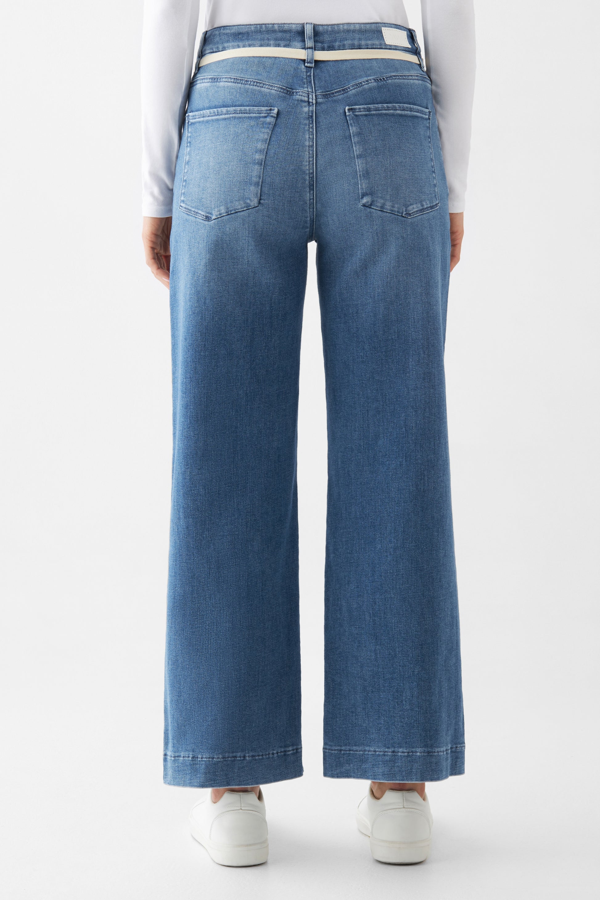 Jeans DEW Flared Soft Denim - French Pocket medium blue | DAWN