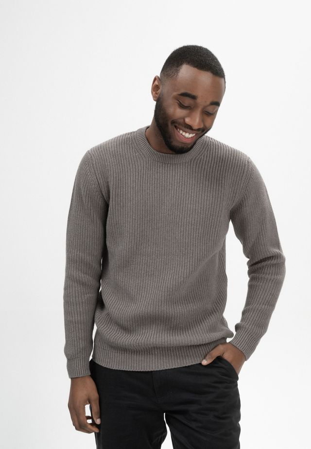 Strickpullover RAVI bear melange | MELAWEAR