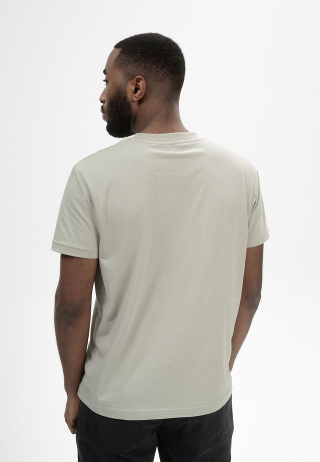 T-Shirt AVAN dusty green | MELAWEAR