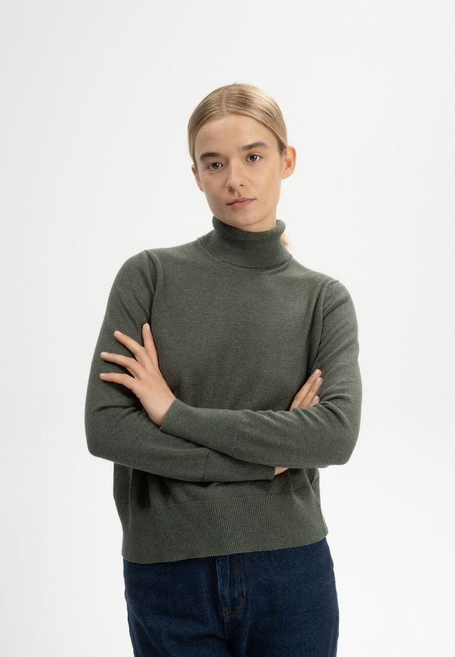 Fine Knit Turtleneck Jumper MAYURA grün melange | MELAWEAR