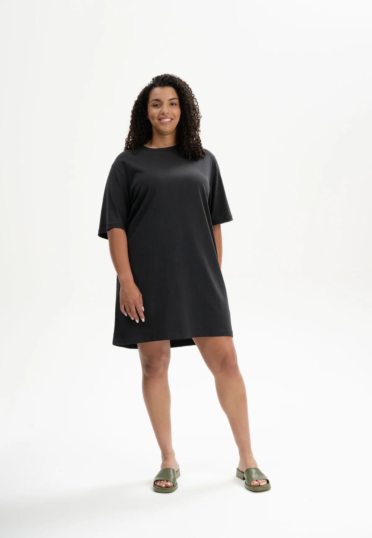 Kleid BAASU Oversized T-Shirt black | MELAWEAR