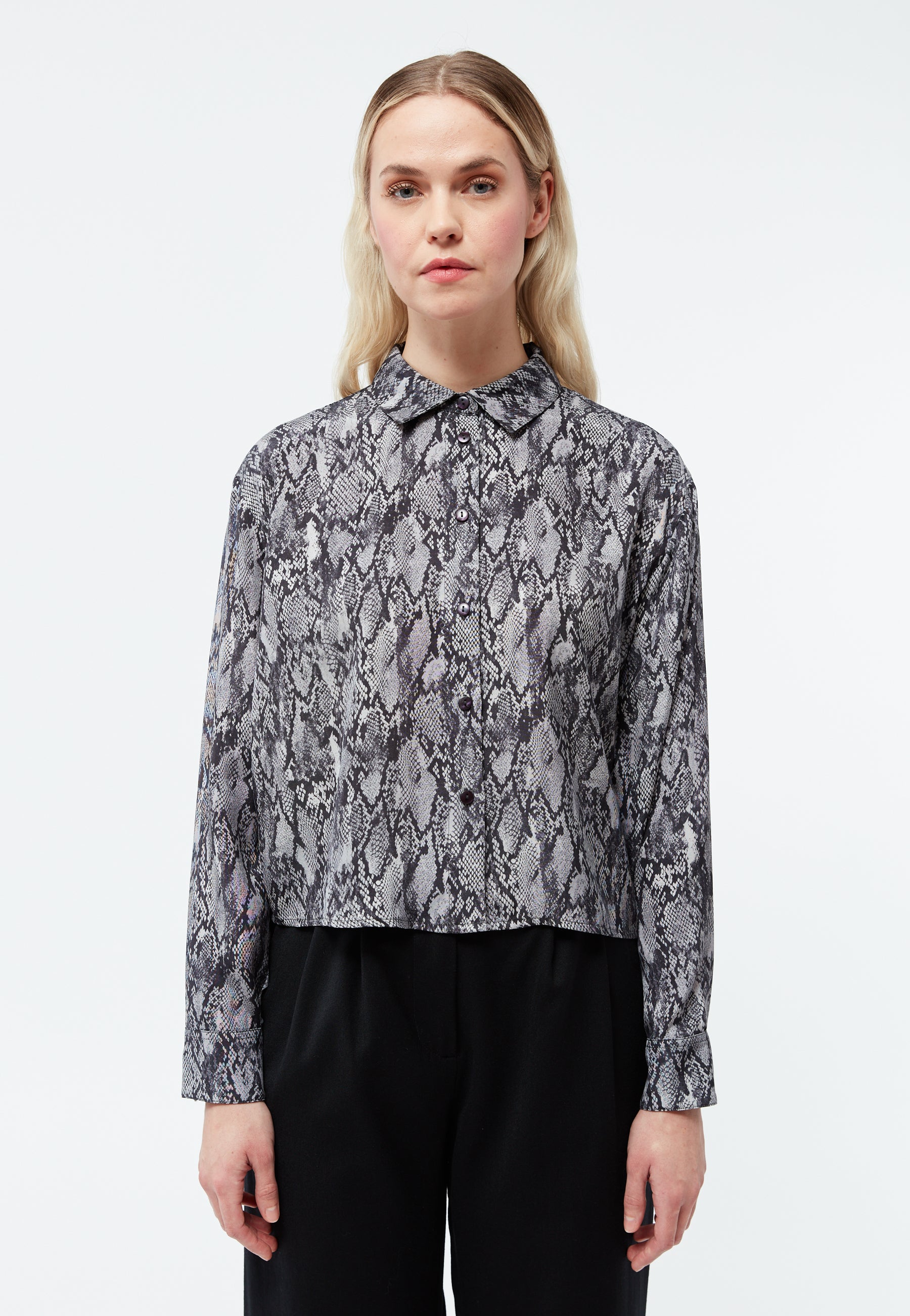 Blouse GBSavannah Black / Grey (Snake) | GIVN BERLIN