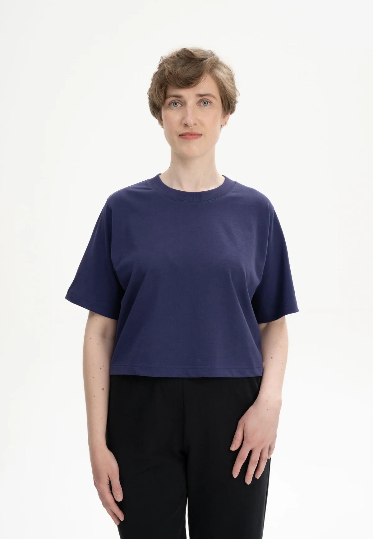 Cropped T-Shirt schwer JOSHNA summer night | MELAWEAR