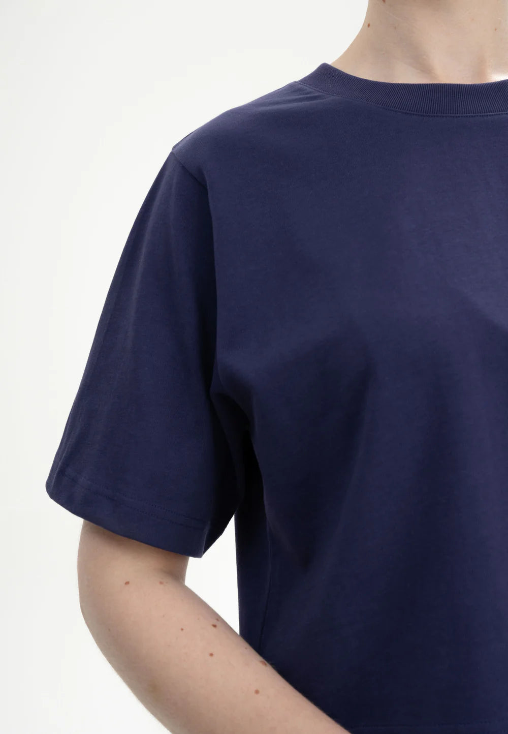 Cropped T-Shirt schwer JOSHNA summer night | MELAWEAR