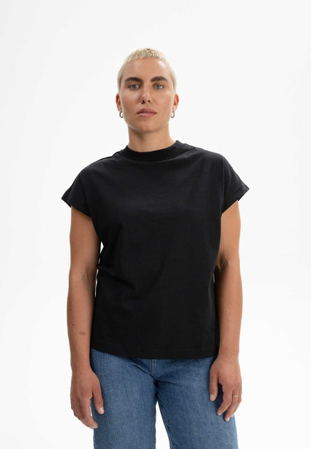 T-Shirt MADHU schwarz | MELAWEAR