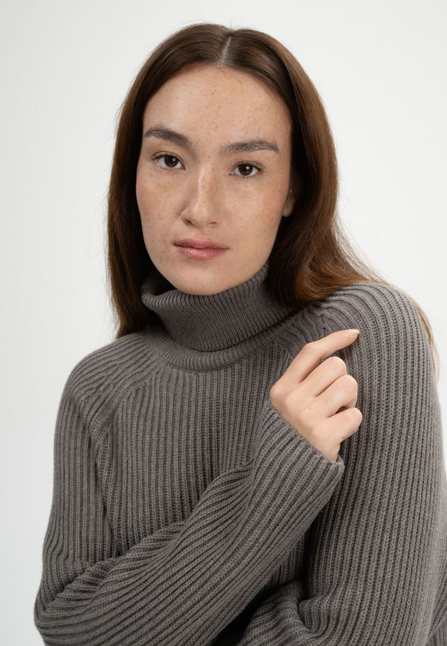 Rib Knit Turtleneck Jumper CHIRHA bear melange | MELAWEAR