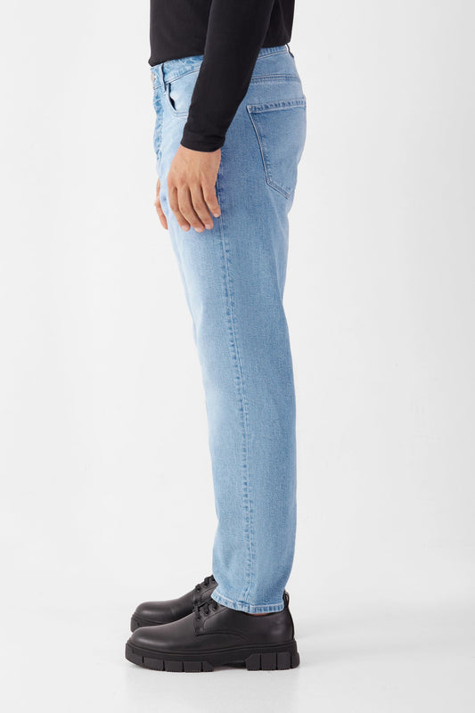 Jeans RISE Relaxed Tapered Minimal Stretch bright blue | DAWN