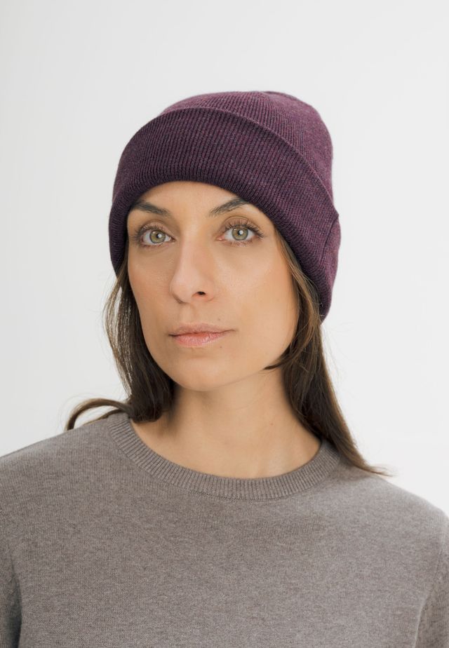 Unisex Fine Knit Beanie Style HIMMAT elderberry melange | MELA