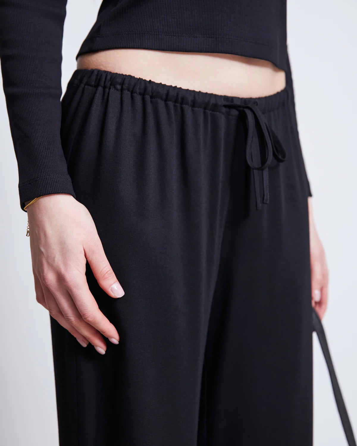 MID RISE LOOSE PANTS STRATH black | Jan ´n June