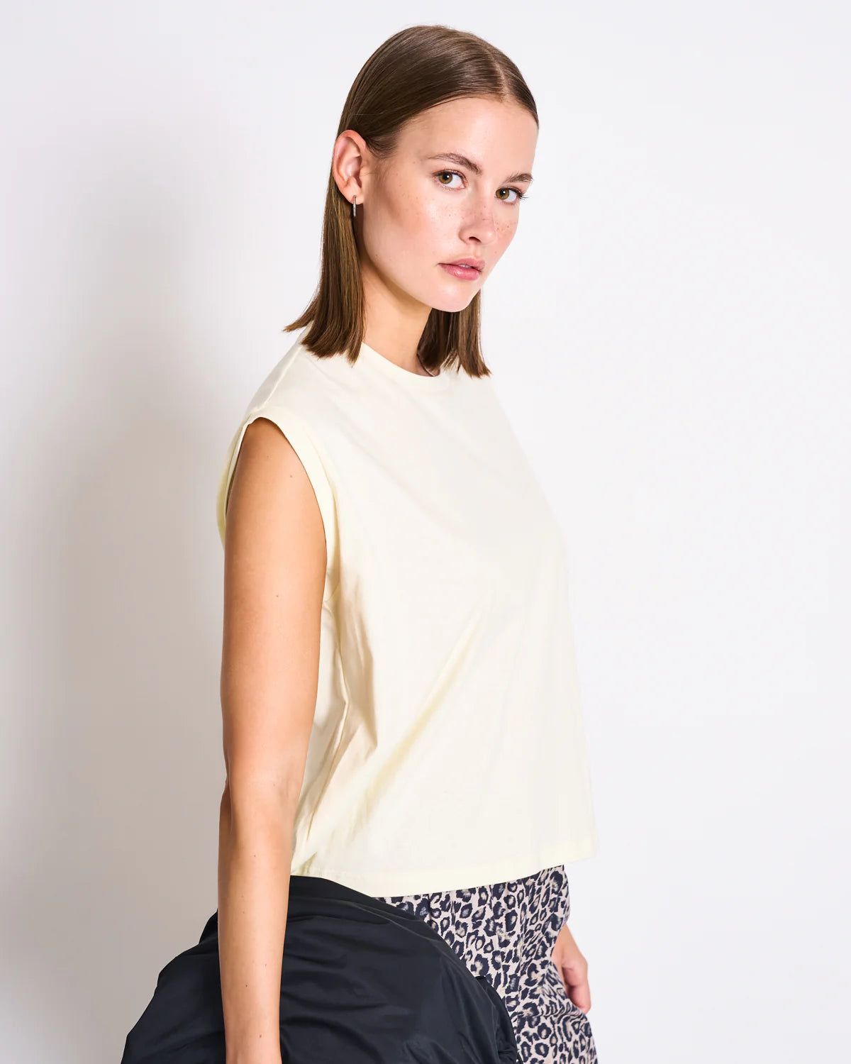 T-Shirt OVAR buttermilk | Jan ´n June