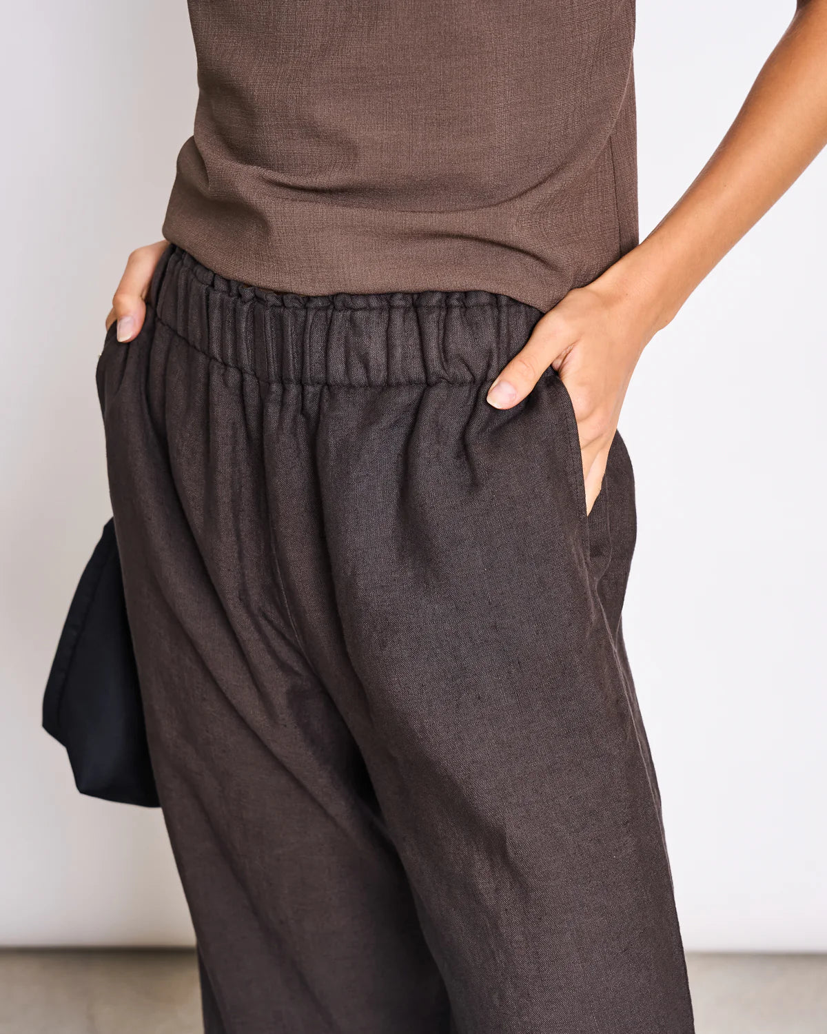 LINEN PANTS BEVEREN MUD | Jan ´n June