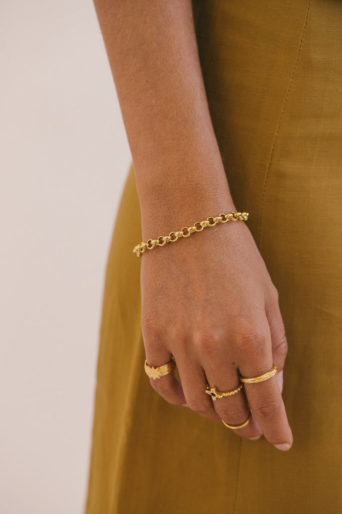 Ring Wanderlust hammered Gold | wildthings