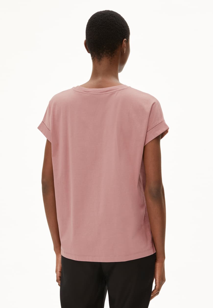 T-Shirt IDAARA light berry | ARMEDANGELS