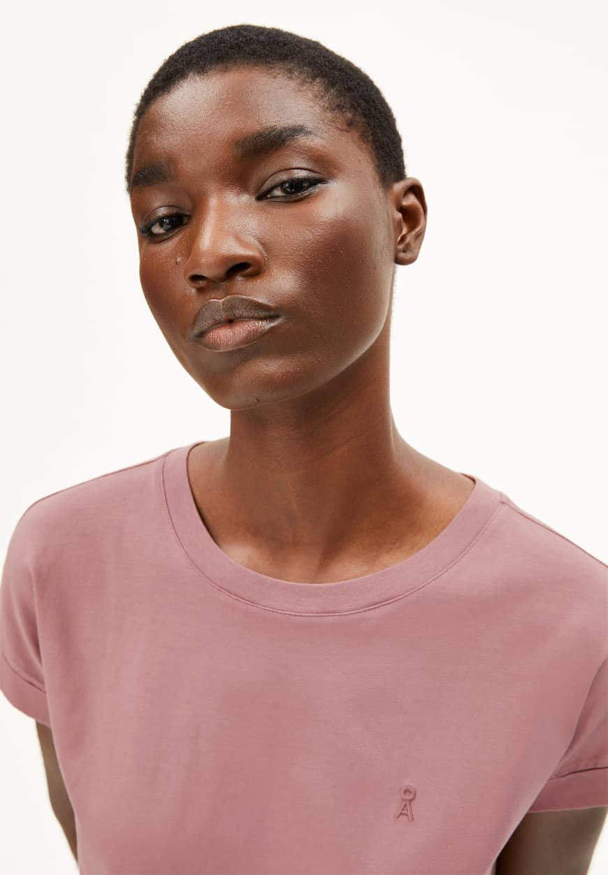 T-Shirt IDAARA light berry | ARMEDANGELS