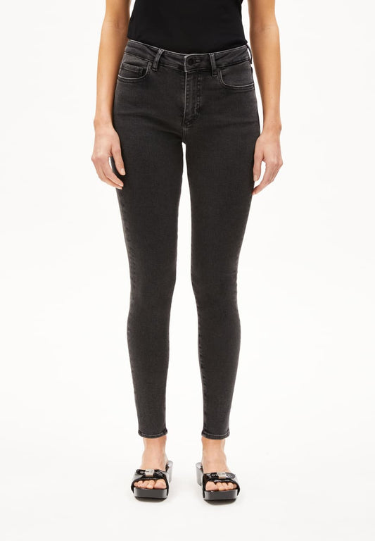 Jeans TILLAA X STRETCH true washed black | ARMEDANGELS