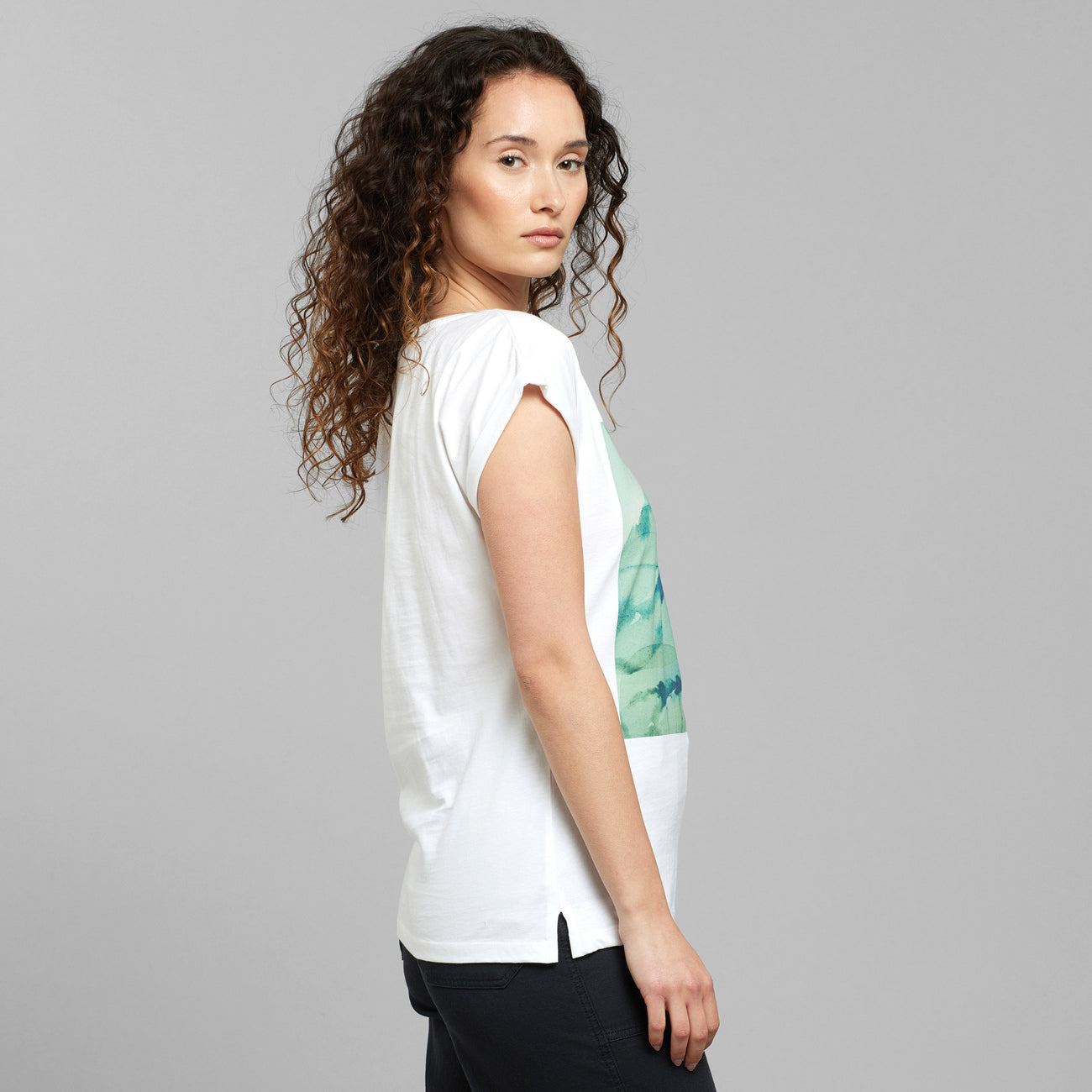 T-Shirt Visby Green Leaf White | DEDICATED