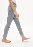 Jeans MAIRAA Mom fresh grey | ARMEDANGELS